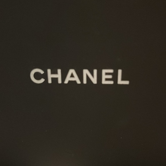 Chanel Box - Picture 7 of 11